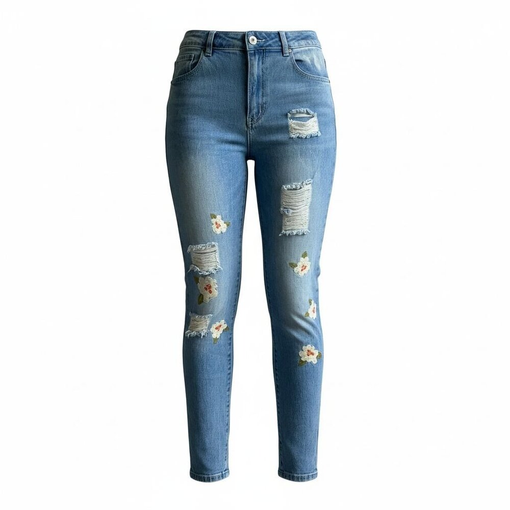 Chelsea & Violet High Rise‎ Distressed Floral Embroidered Mom Jeans 28 Country